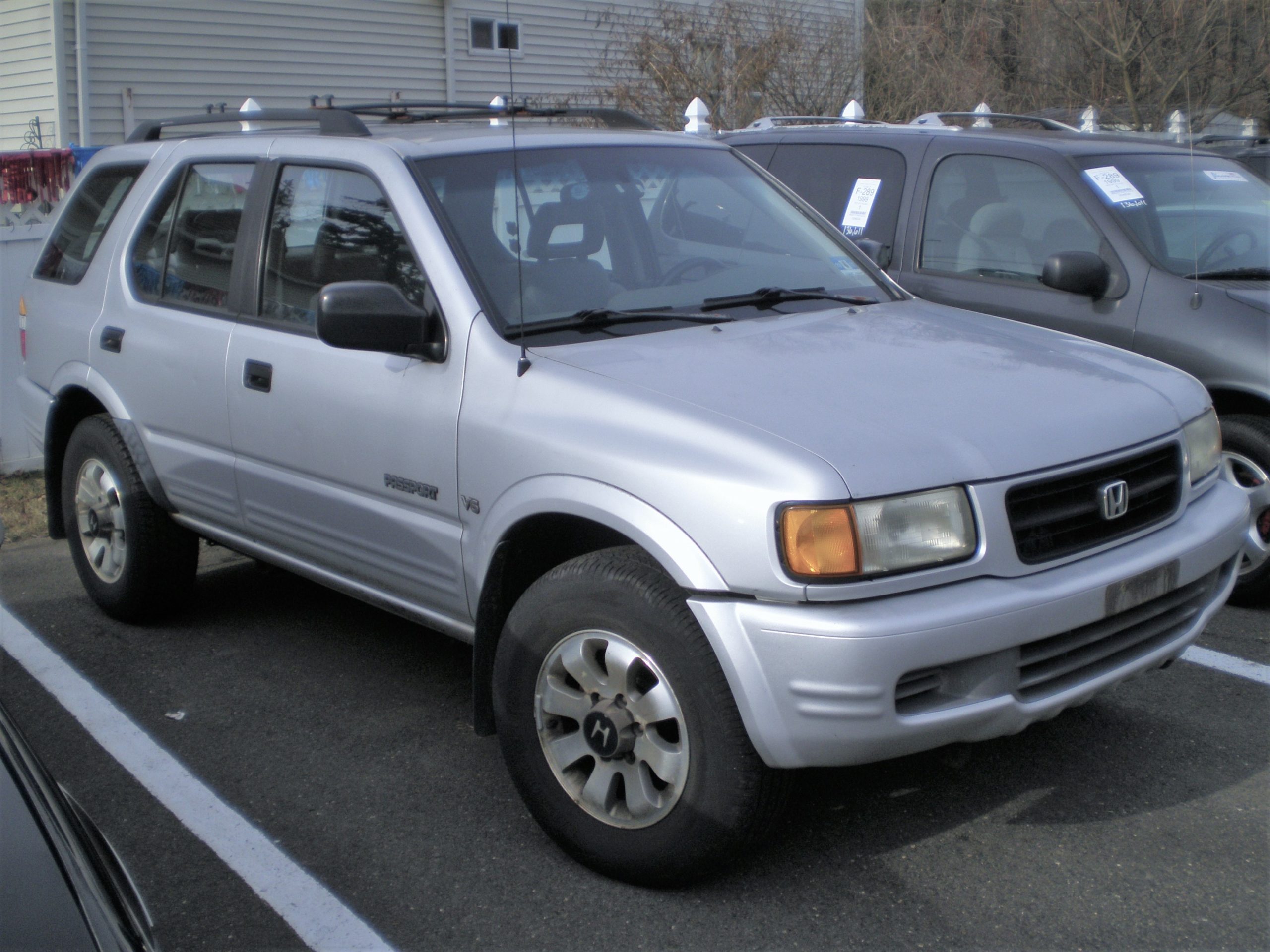 Parting Out 1999 Honda Passport LX J-2