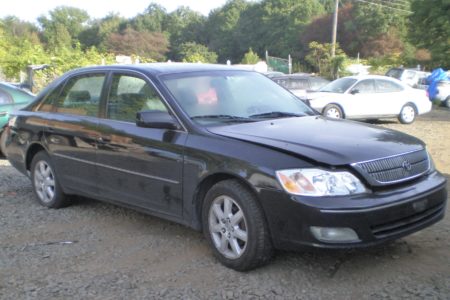 Parting Out 2001 TOYOTA AVALON