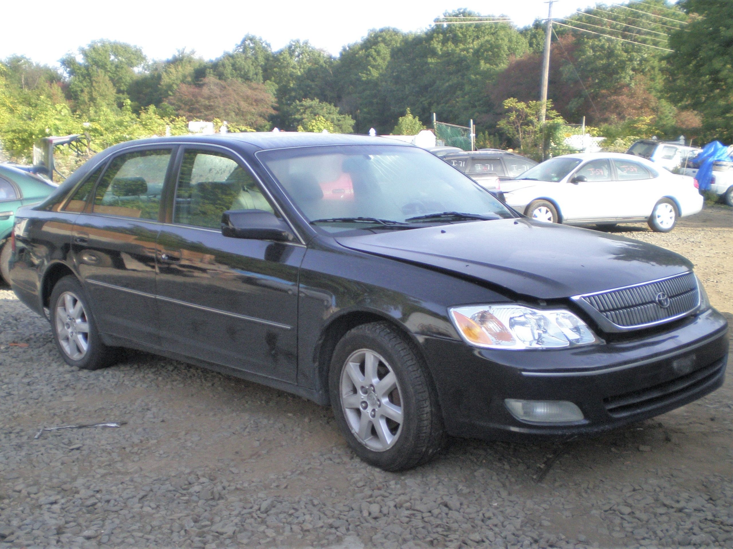 Parting Out 2001 Toyota Avalon XLS Sedan J-58