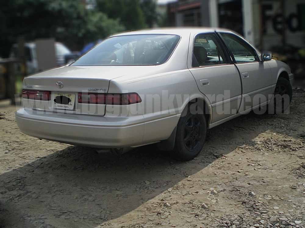 Parting Out 1999 Toyota Camry LE Sedan K-46