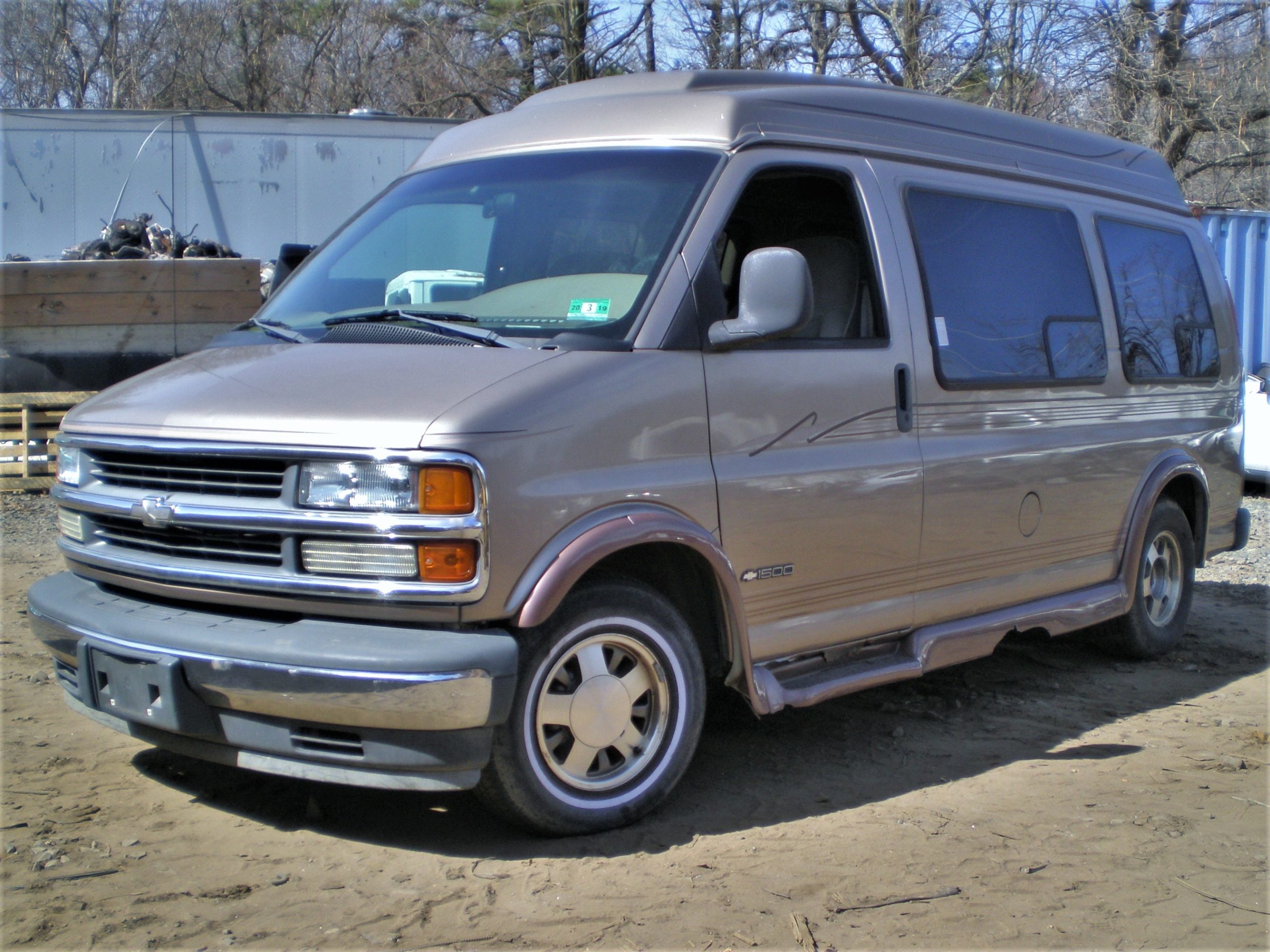 Parting Out 2001 Chevy Express 1500 RWD Van L-25
