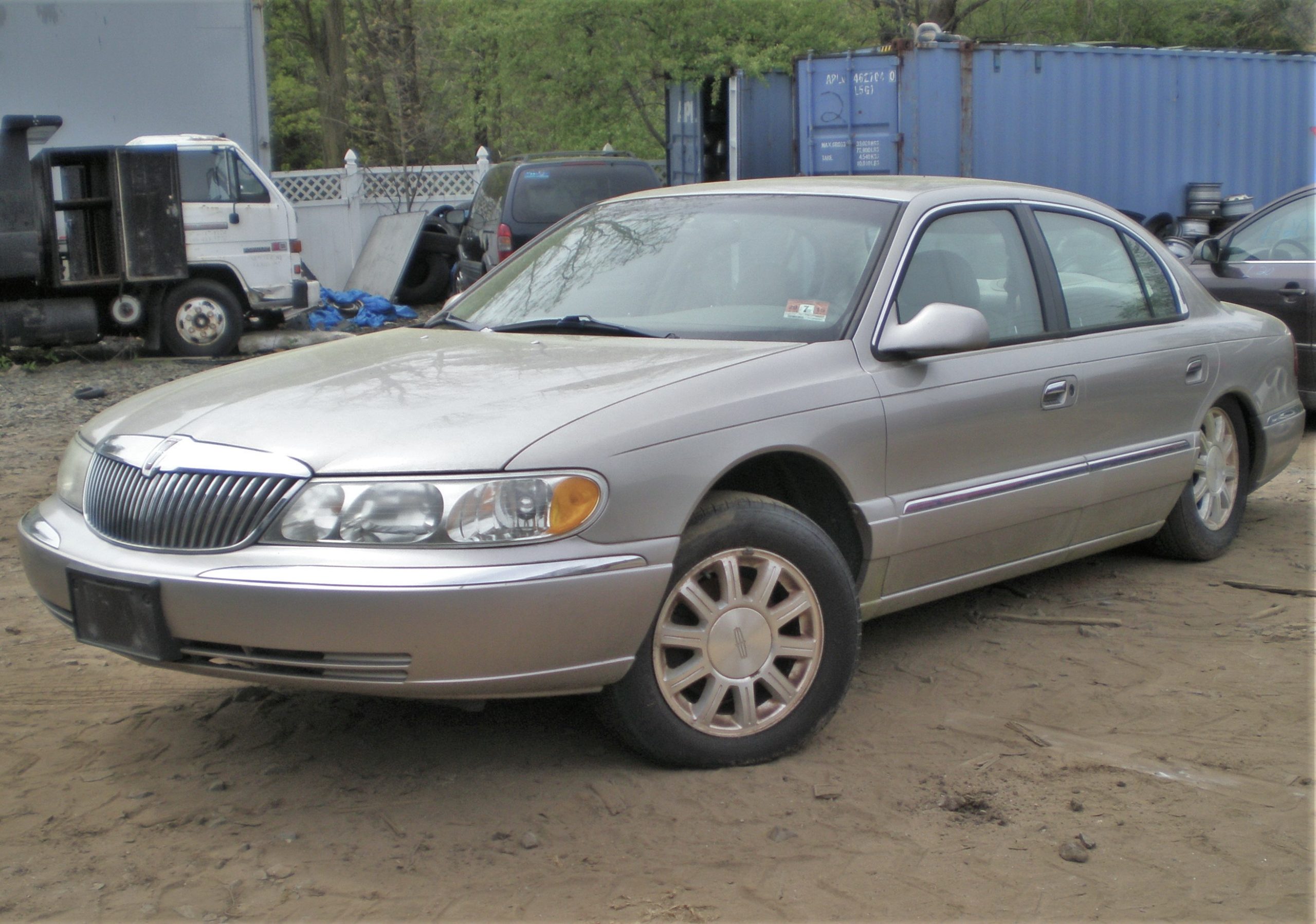 Parting Out 1999 Lincoln Continental Sedan L-30