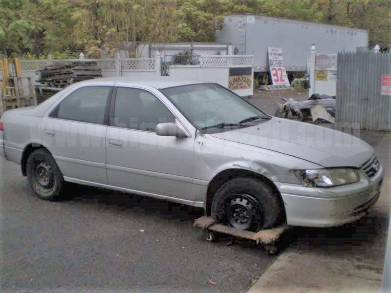 Parting Out 2001 Toyota Camry LE Sedan L-64
