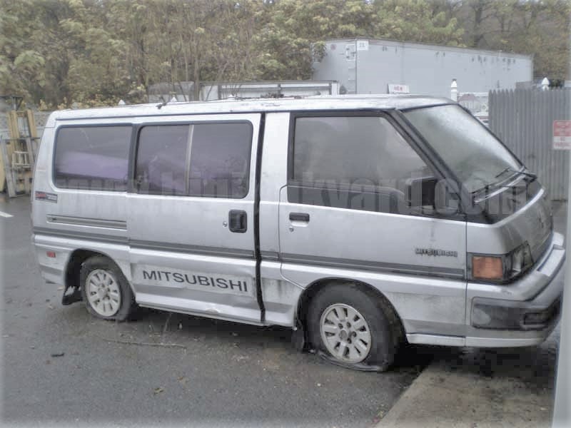 Parting Out 1989 Mitsubishi Wagon Van L-65
