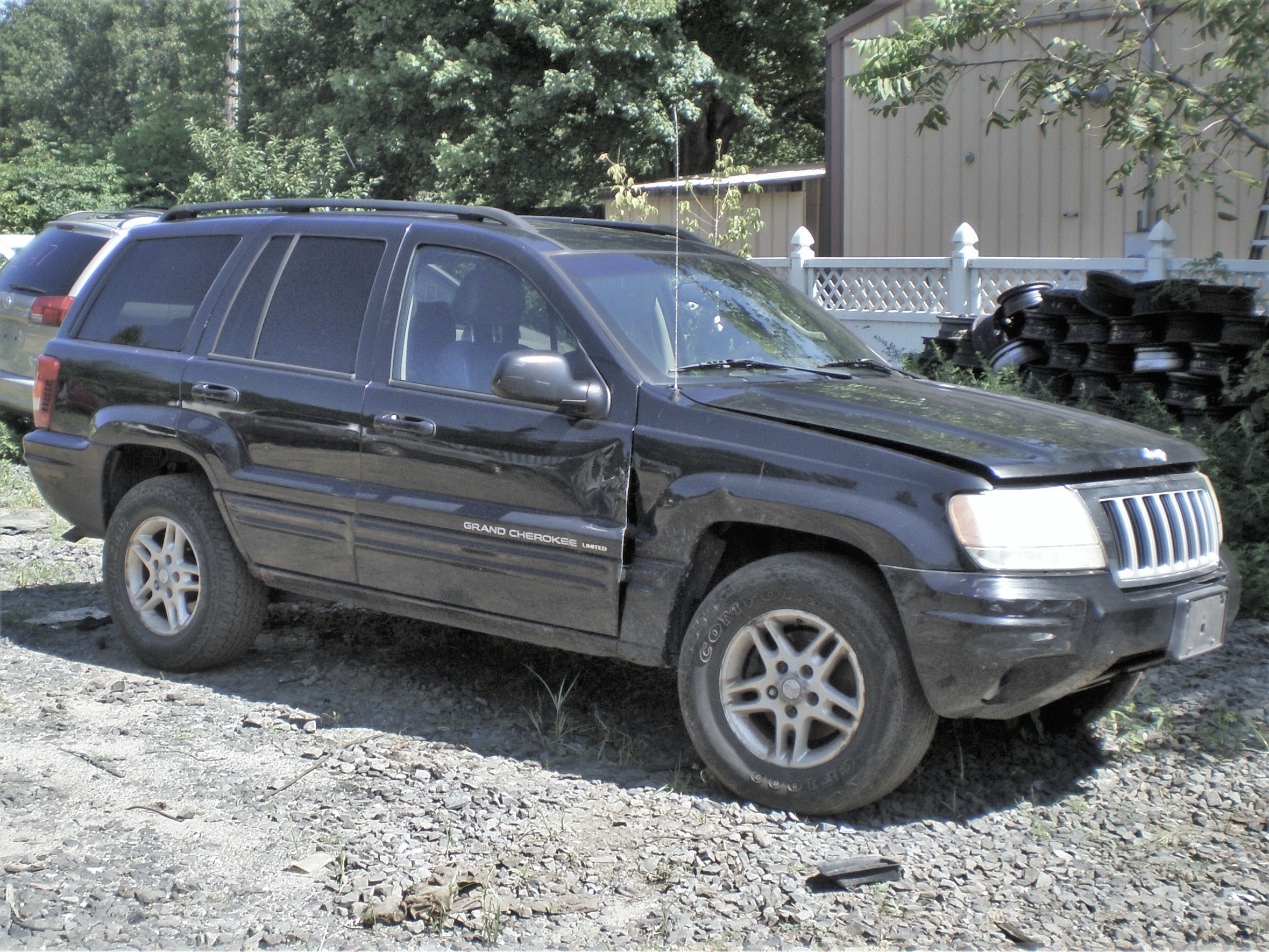 Parting Out 2004 Jeep Grand Cherokee Limited 4WD L-58