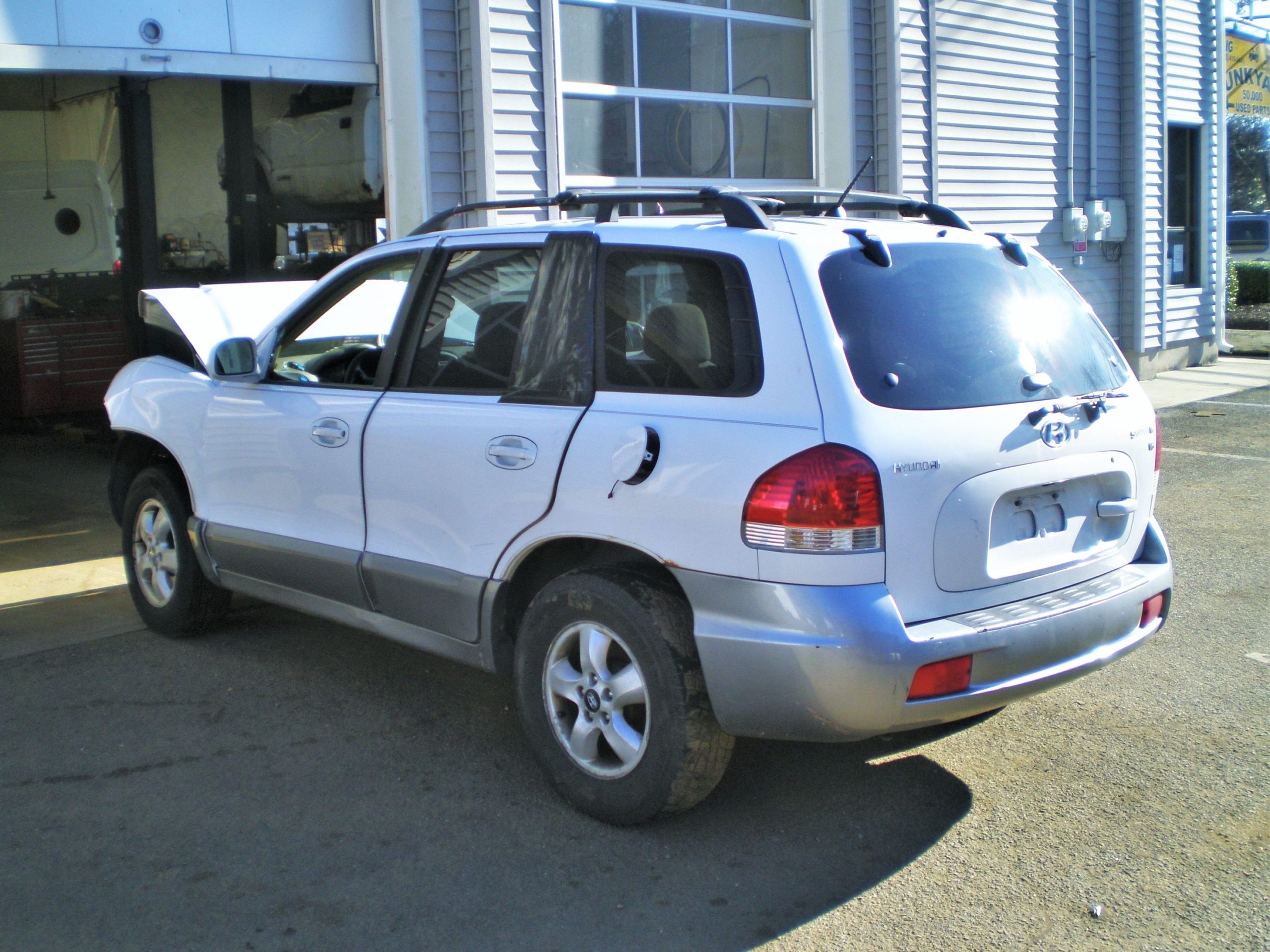 Parting Out 2006 Hyundai Santa Fe GLS FWD M-4