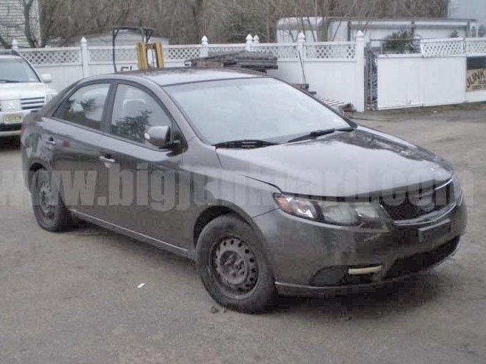 Parting Out 2010 Kia Forte EX FWD Sedan M-13