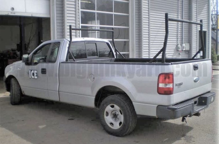 Separación Ford F1 XL RWD Cabina estándar Caja larga f150 con redilas Separación Ford F1 XL RWD Cabina estándar Caja larga