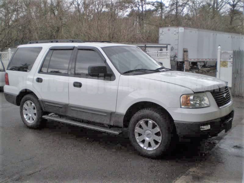 Parting Out 2006 Ford Expedition XLT 4WD M-28