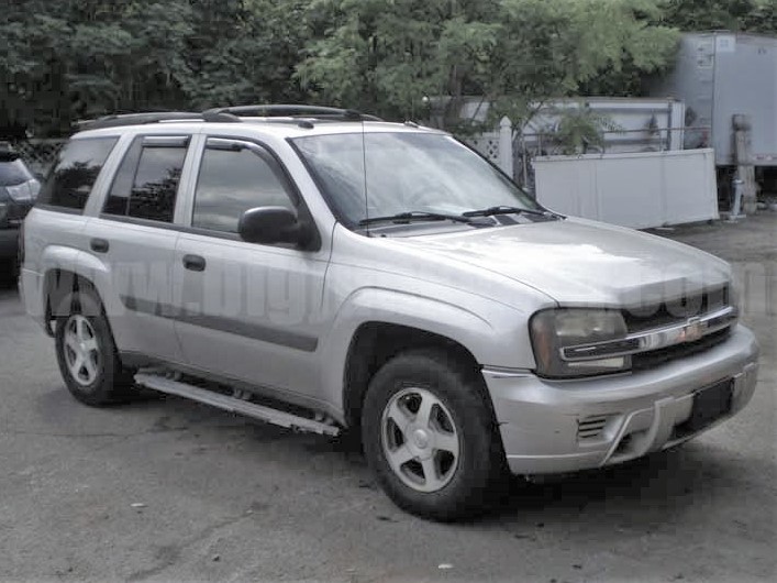 Parting Out 2005 Chevy Trailblazer LS 4WD M-40