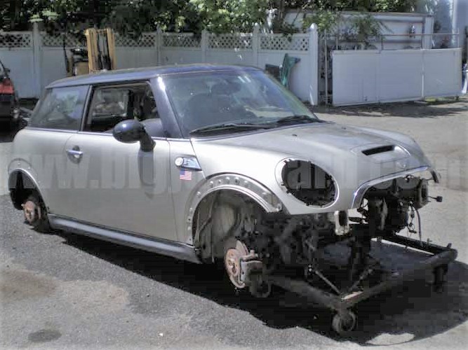 Parting Out 2007 Mini Cooper S FWD Hatchback M-42