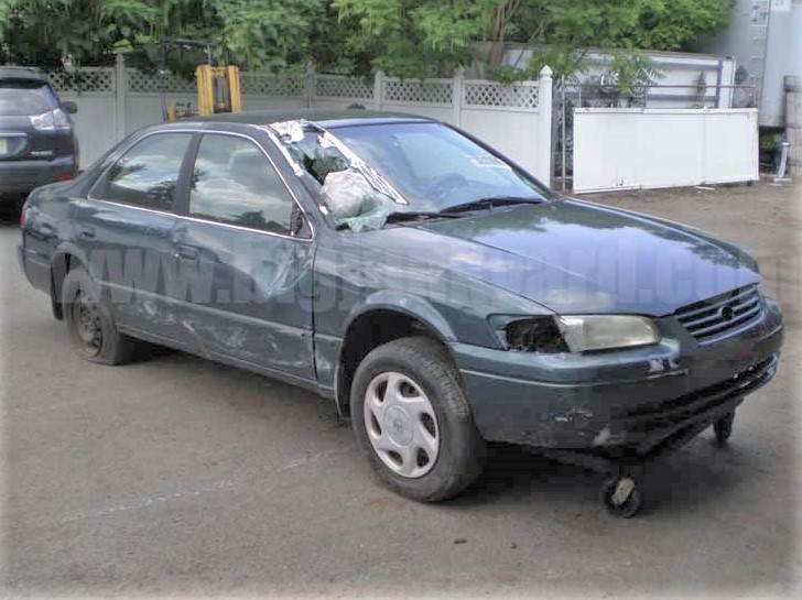 Parting Out 1997 Toyota Camry LE V6 Sedan M-36