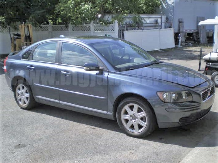 Parting Out 2006 Volvo S40 2.4i FWD Sedan M-48
