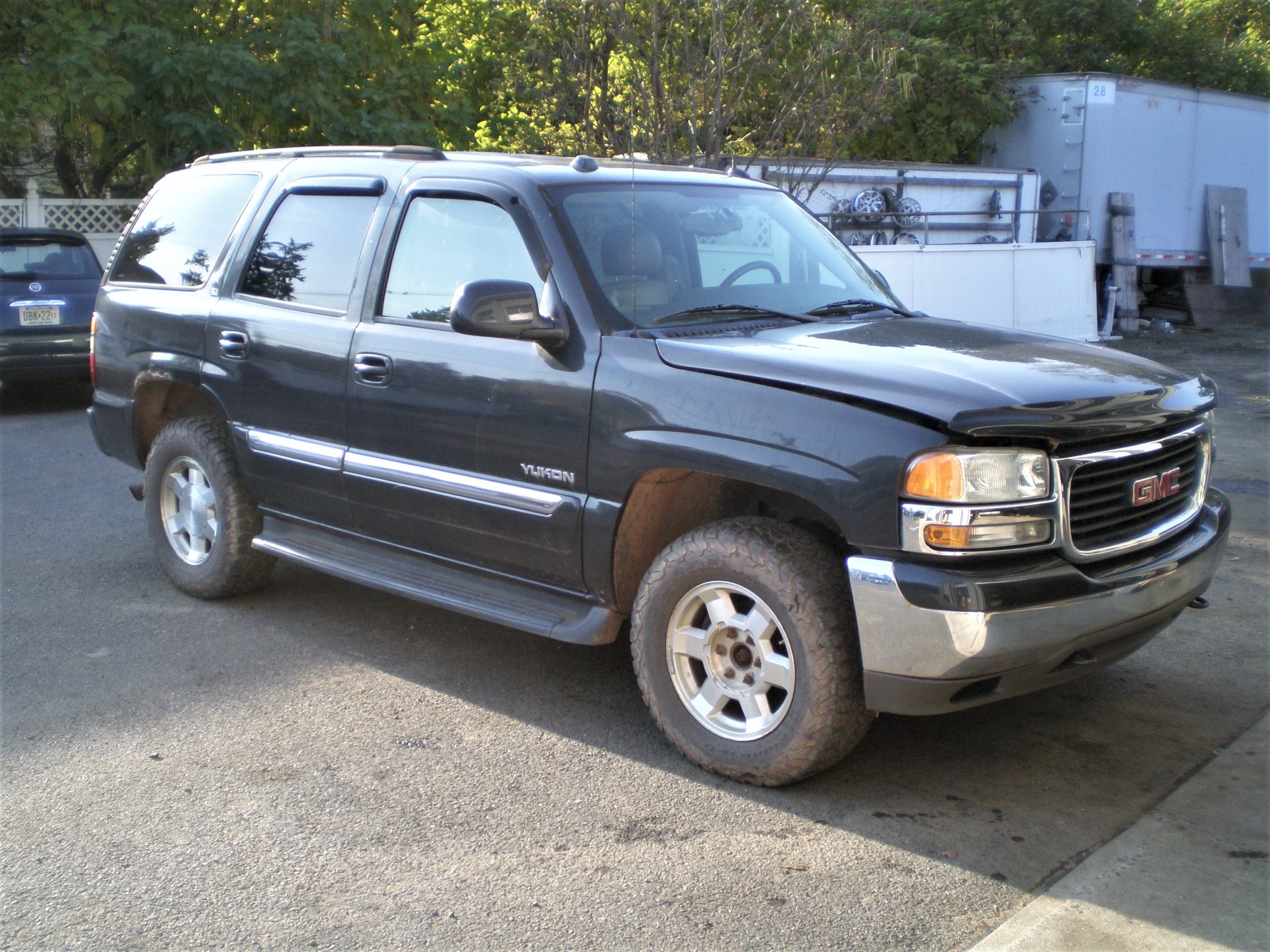 Parting Out 2005 GMC Yukon SLT 4Dr 4WD M-50