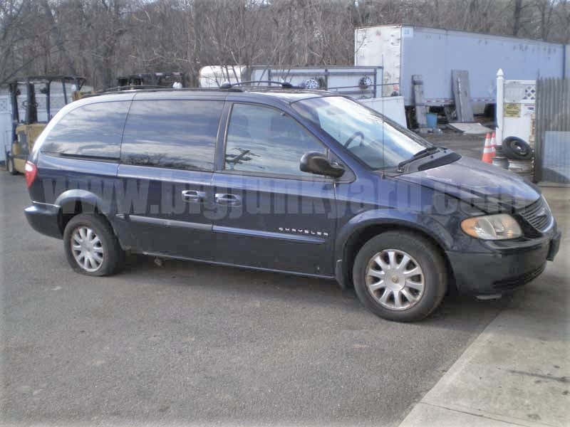 Parting Out 2001 Chrysler Town and Country EX FWD Extended N-3