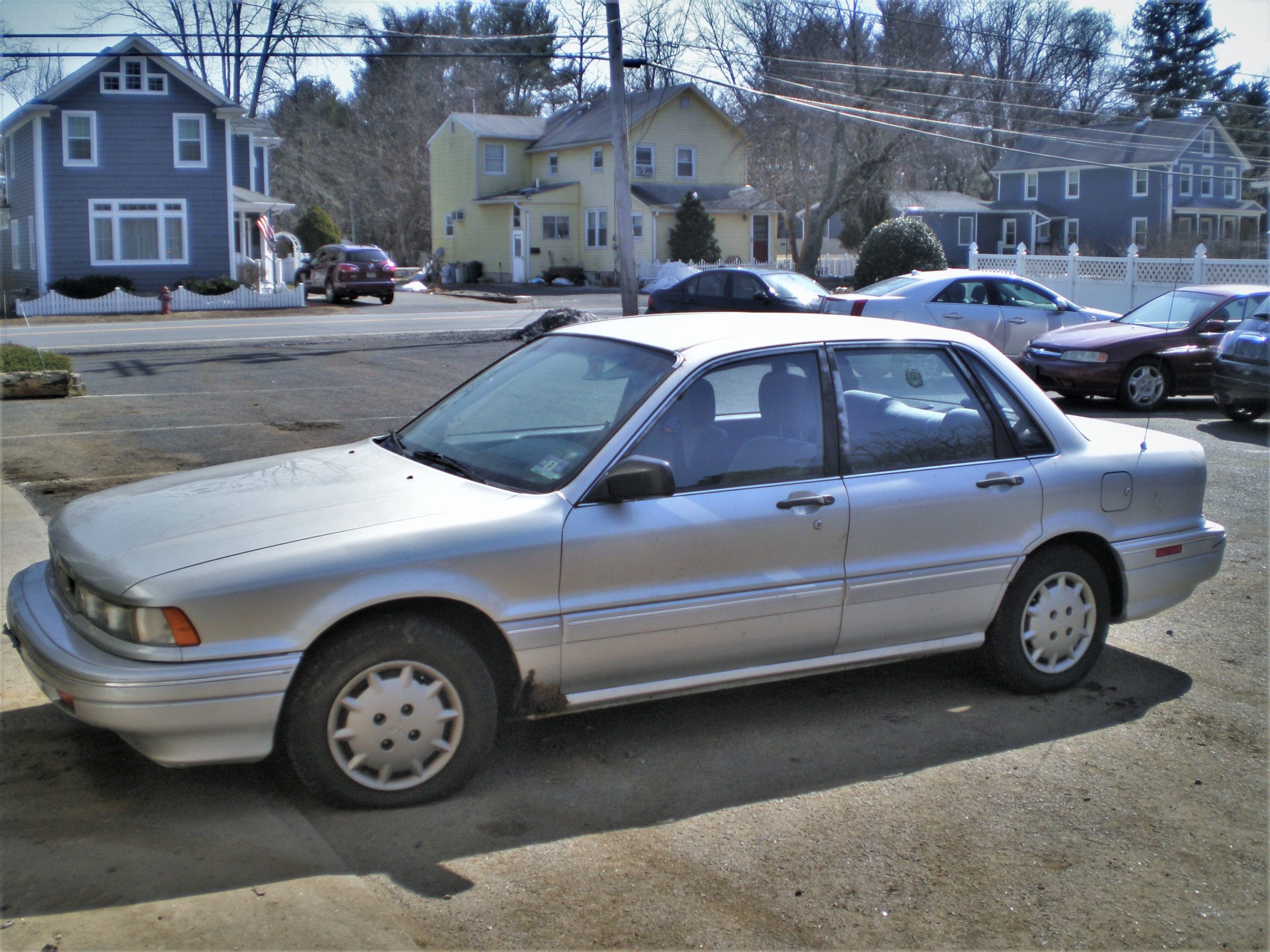 Parting Out 1992 Mitsubishi Galant FWD Sedan N-4