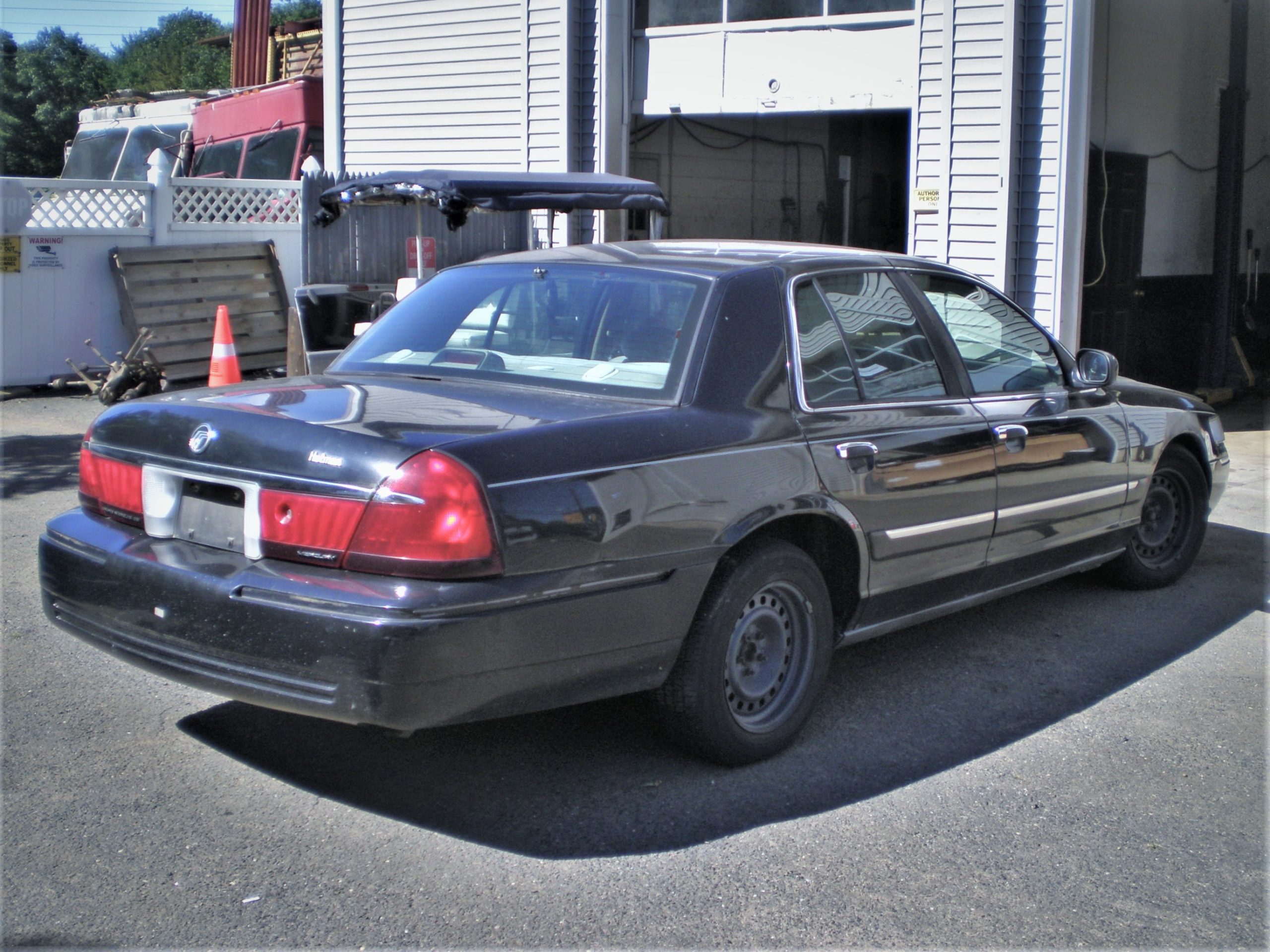 Parting Out 2000 Mercury Grand Marquis GS Sedan N-20