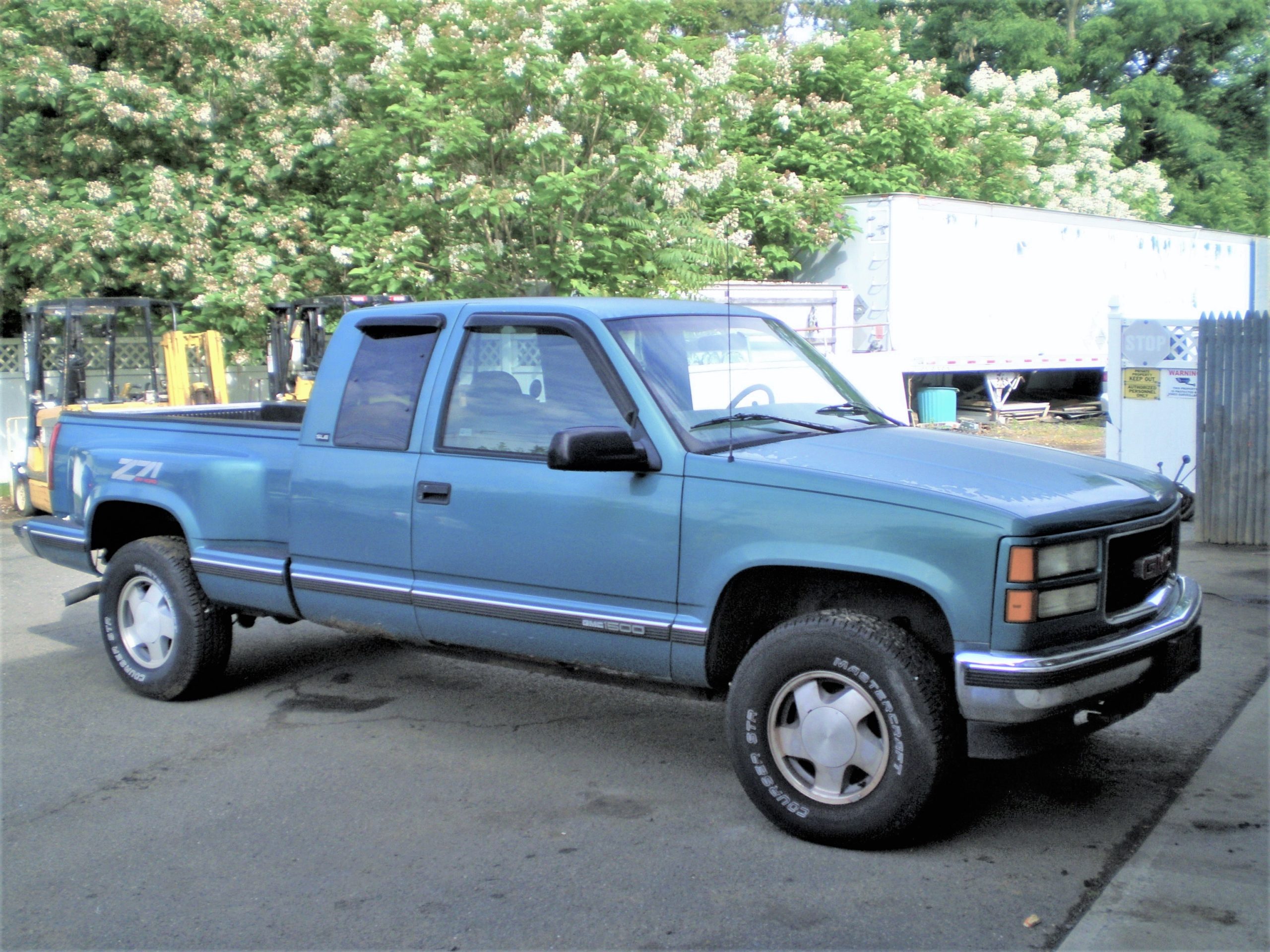 Parting Out 1997 GMC K1500 SLE 2Dr 4WD Ext Stepside N-25