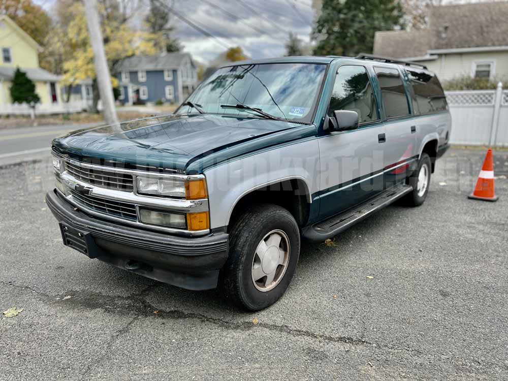 Parting Out 1997 Chevy Suburban LS 4Dr 4WD N-53