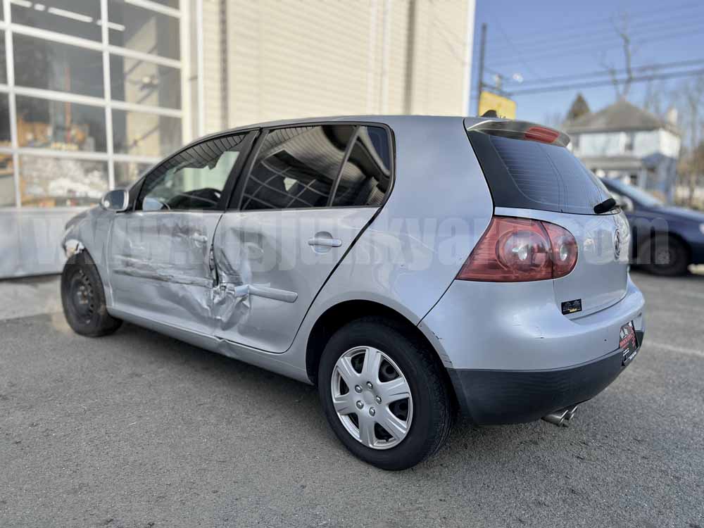 Parting Out 2008 Volkswagen Rabbit 4Dr Hatchback O-49