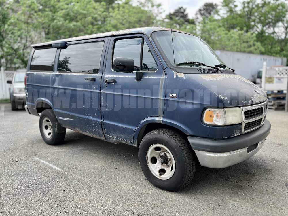 Parting Out 1995 Dodge Ram Van 1500 RWD O-60