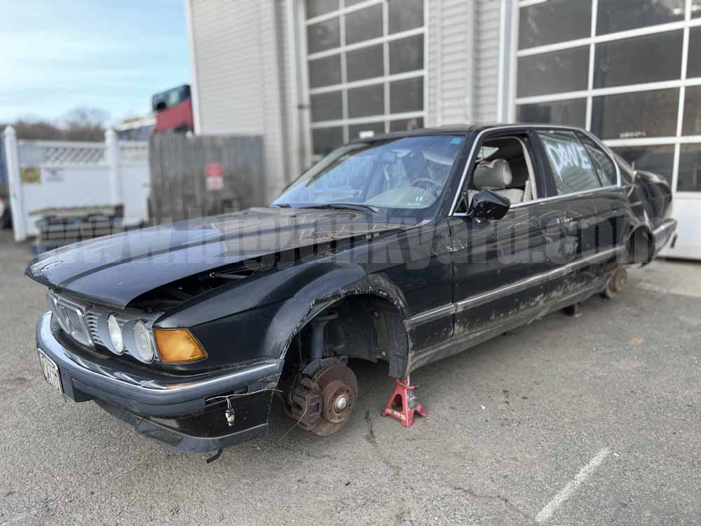 Parting Out 1994 BMW 740i RWD O-92