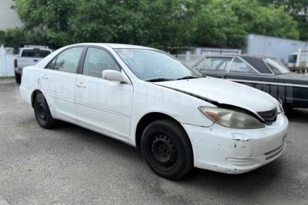 Parting Out 2004 TOYOTA CAMRY