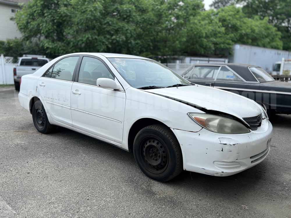 Parting Out 2004 Toyota Camry LE P-61