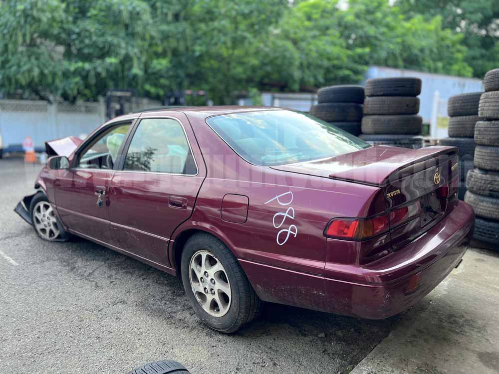 Parting Out 1999 Toyota Camry LE V6 P-88