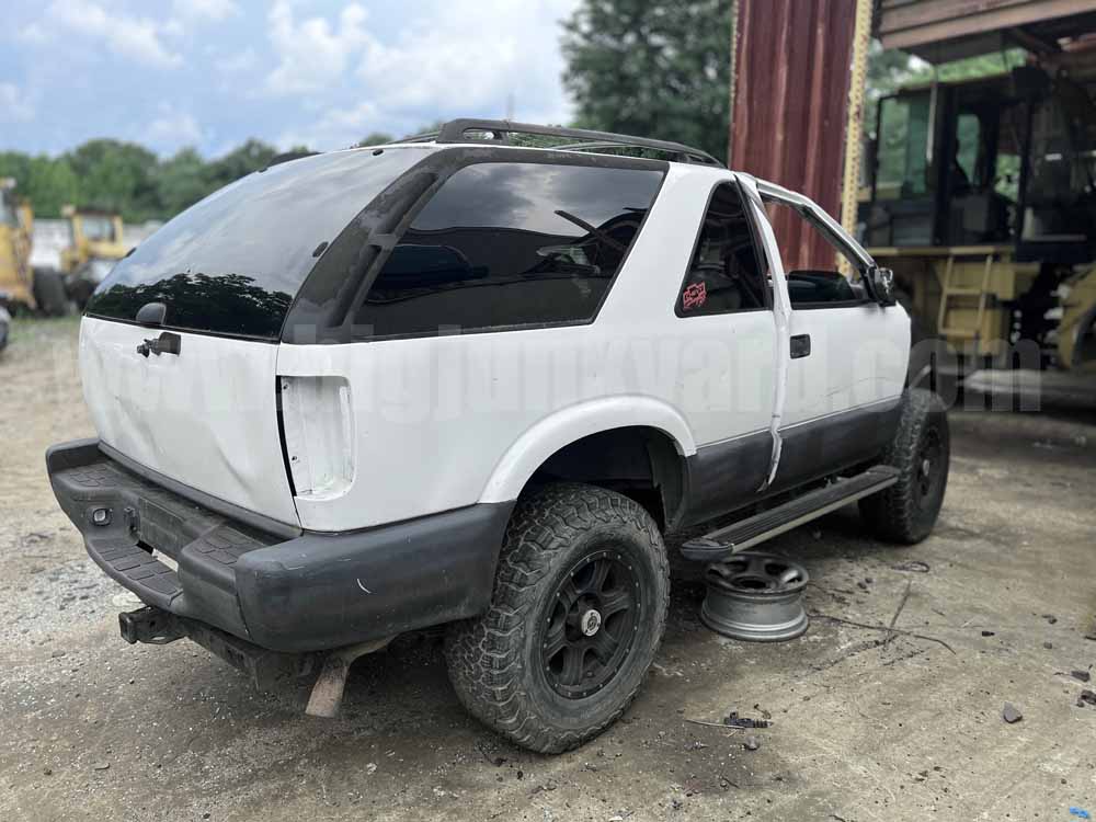 Parting Out 2002 Chevy S10 Blazer RWD P-98