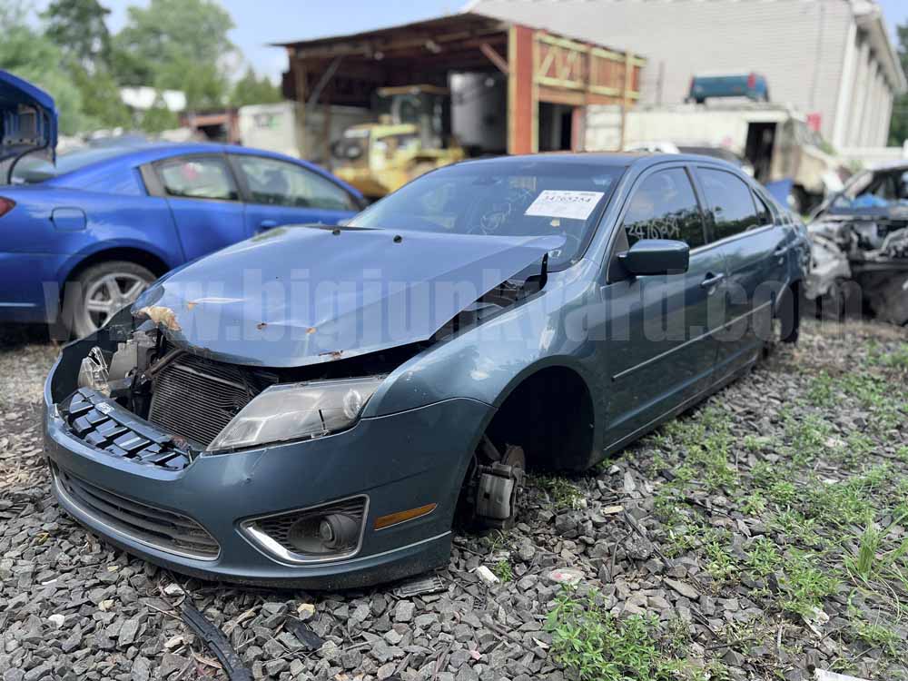 Parting Out 2011 Ford Fusion SEL V6 FWD P-135