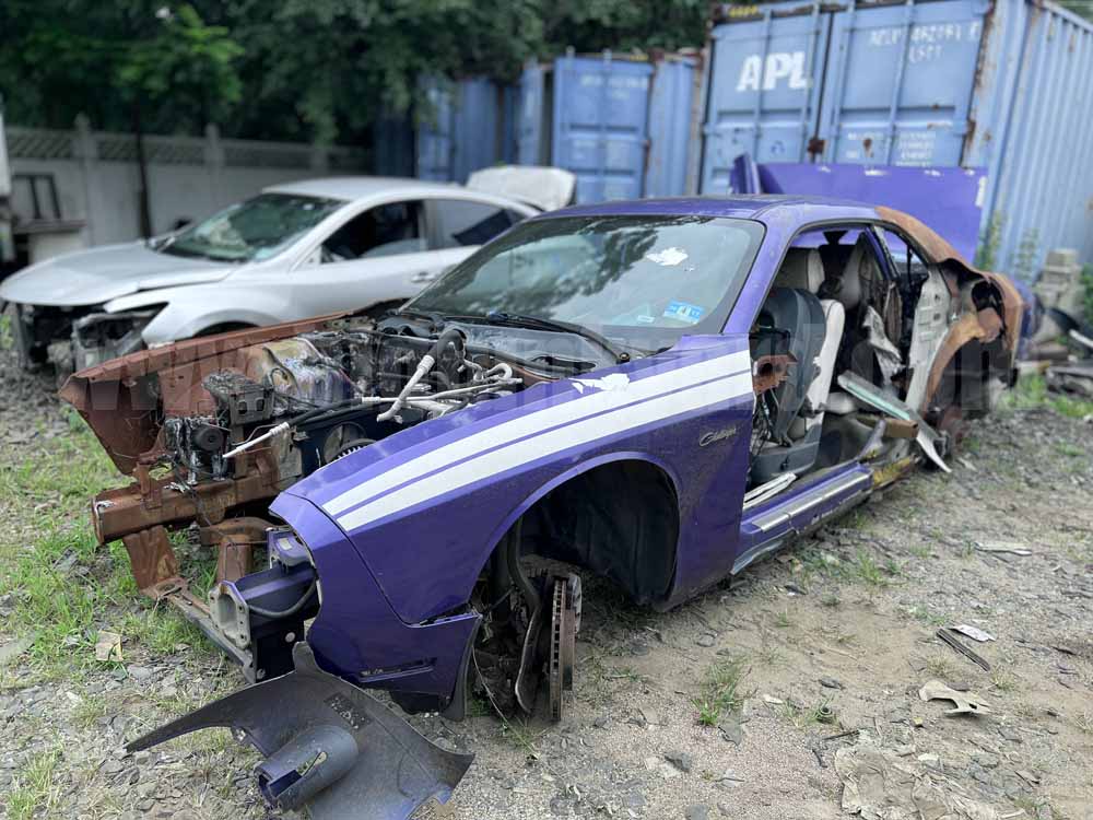 Parting Out 2010 Dodge Challenger R/T Coupe P-147