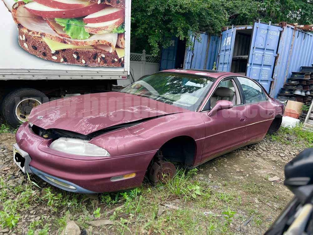 Parting Out 1995 Oldsmobile Aurora P-155