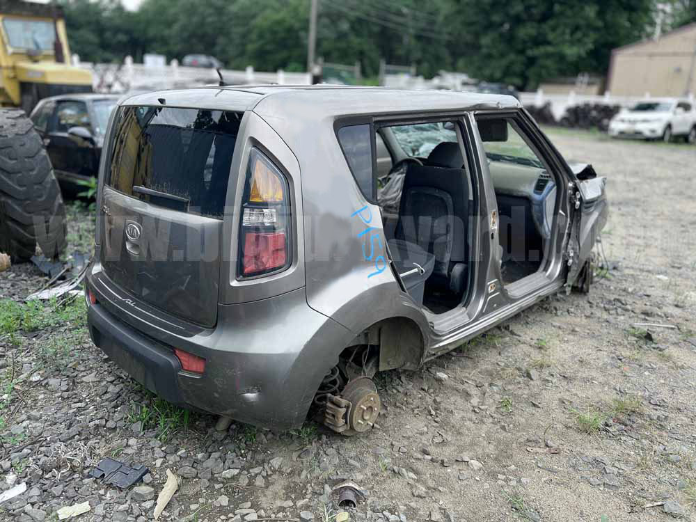 Parting Out 2011 Kia Soul Hatchback P-159