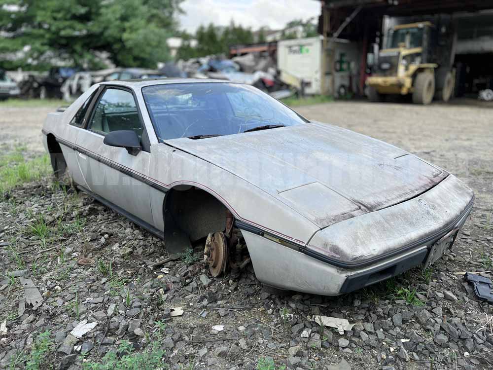 Parting Out 1984 Pontiac Fiero SE RWD Coupe P-166