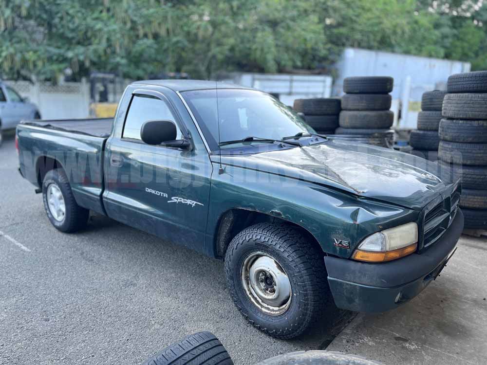 Parting Out 2000 Dodge Dakota Sport RWD P-186