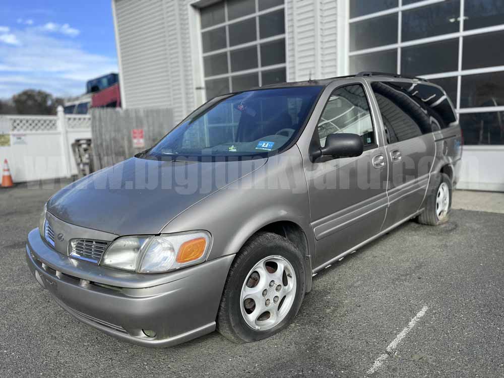 Parting Out 2001 Oldsmobile Silhouette GLS P-198