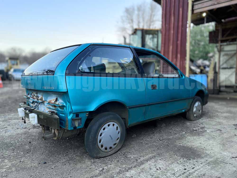 Parting Out 1993 Geo Metro 2Dr Hatchback P-241