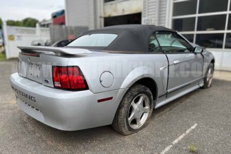 Parting Out 2001 FORD MUSTANG