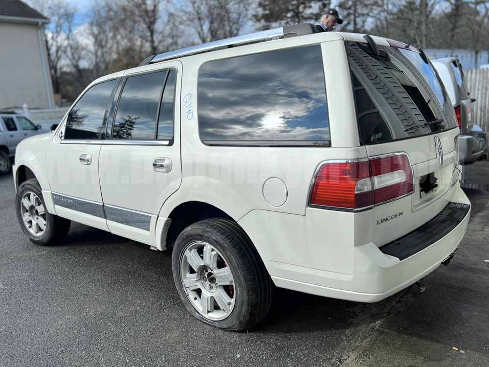 Parting Out 2007 Lincoln Navigator Q-140