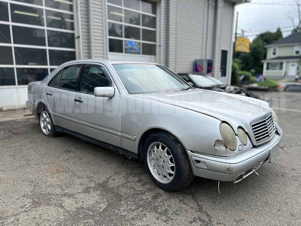 Parting Out 1996 Mercedes E300D RWD Sedan Q-176