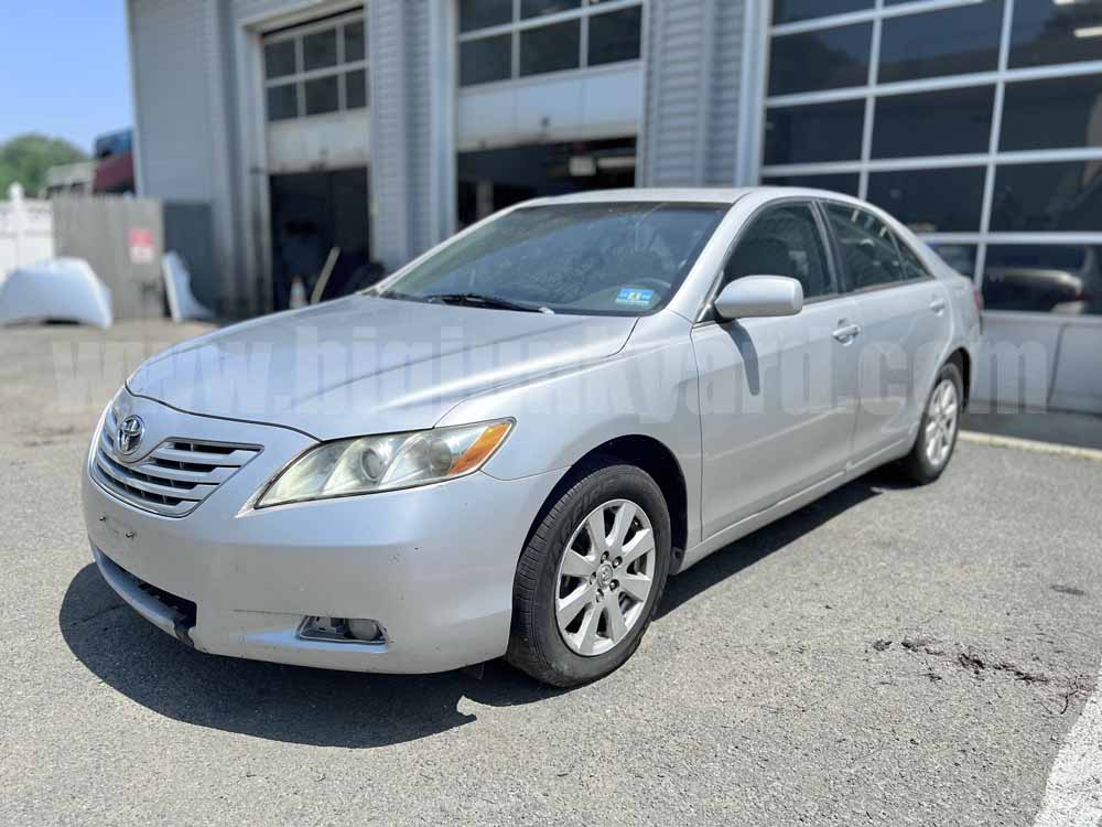 Parting Out 2007 Toyota Camry XLE V6 FWD Q-178