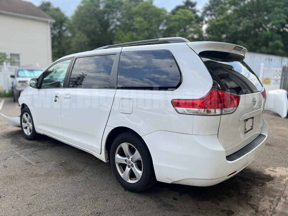 Parting Out 2012 Toyota Sienna LE V6 FWD Q-180