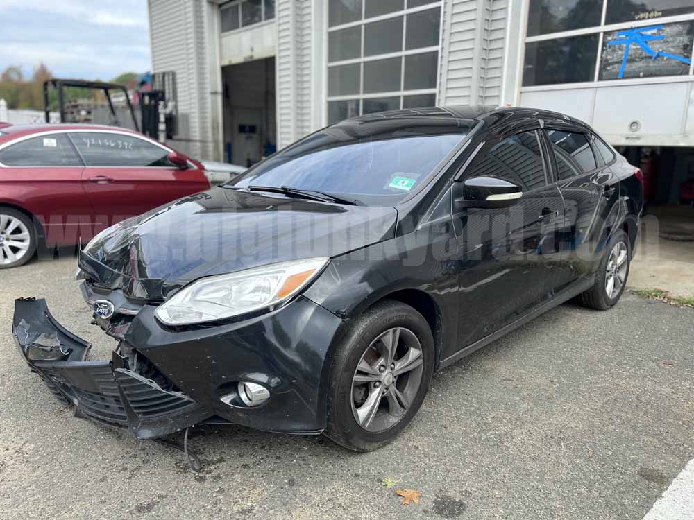 Parting Out 2013 Ford Focus SE Sedan Q-192