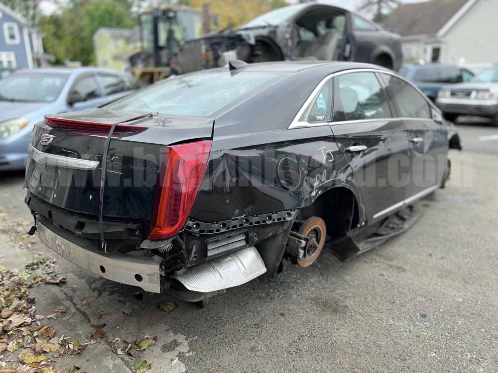 Parting Out 2017 Cadillac XTS AWD Sedan Q-197