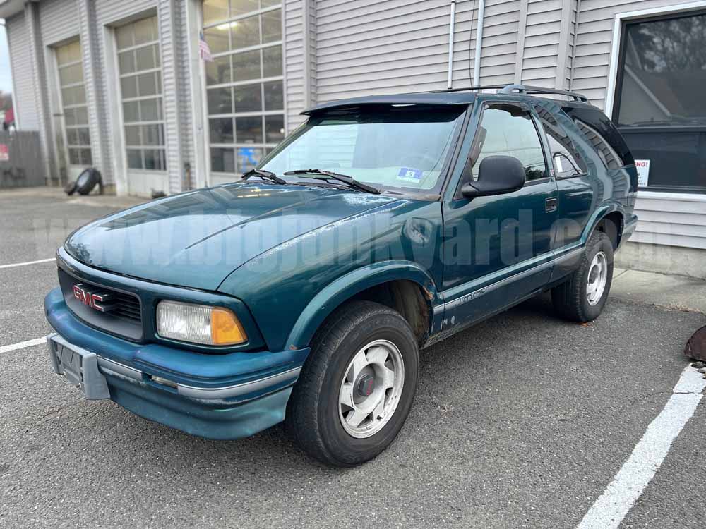Parting Out 1997 GMC Jimmy SLS 2Dr RWD Q-205