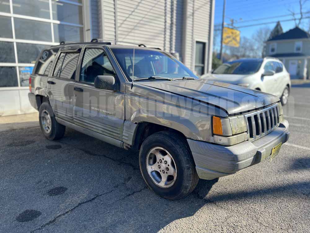 Parting Out 1998 Jeep Grand Cherokee Laredo Q-236