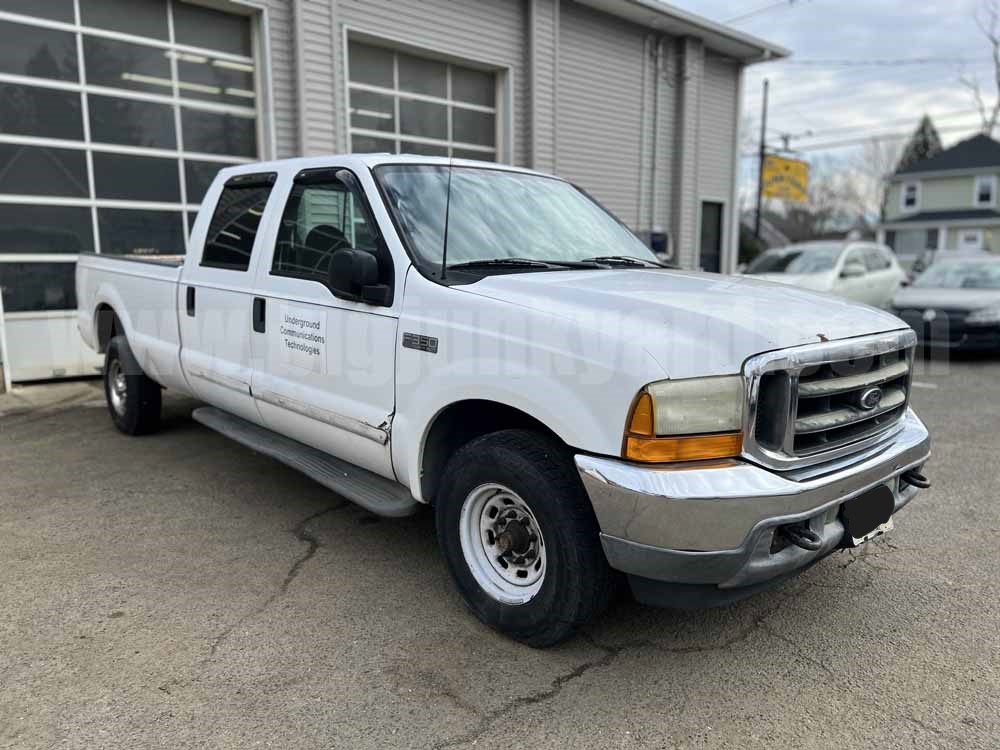 Parting Out 2001 Ford F350 Lariat RWD Crew Cab R-39