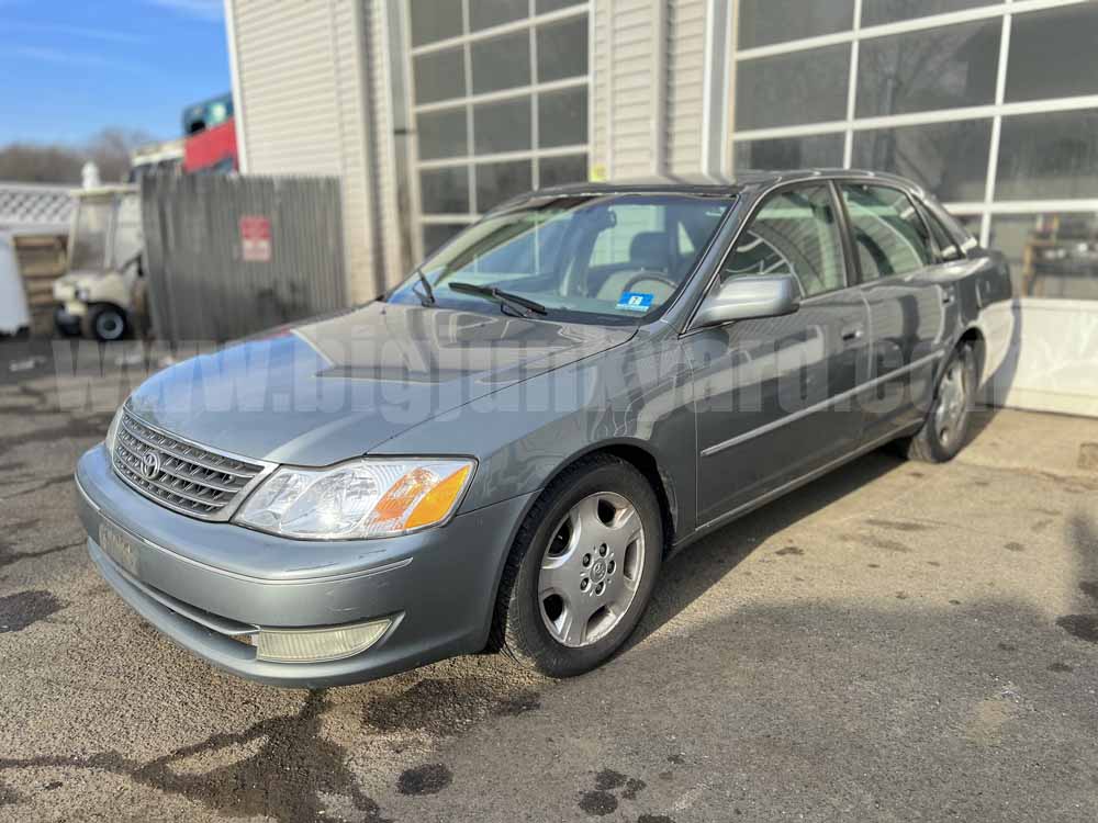 Parting Out 2004 Toyota Avalon XLS R-42